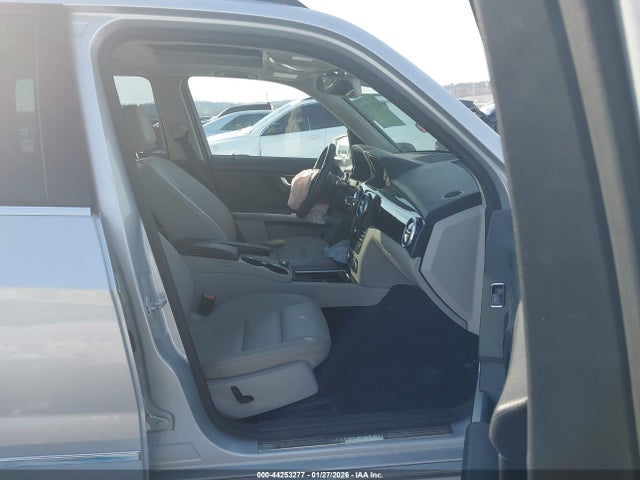 Продажа на аукционе авто 2015 Mercedes-benz Glk 350, vin: WDCGG5HB2FG410516, номер лота: 44253277
