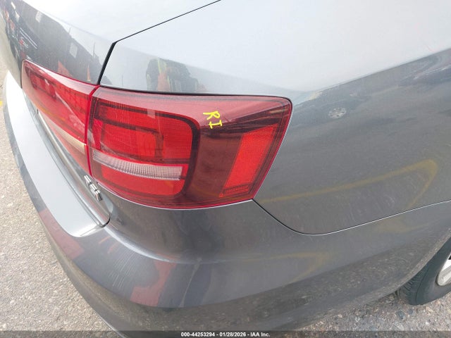 3VW167AJXGM303861 Volkswagen Jetta 1.4t S