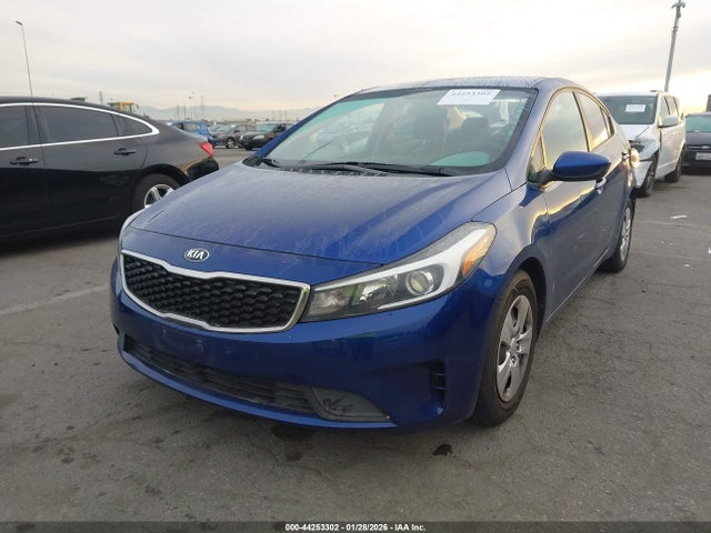KIA FORTE LX 2017 3KPFL4A72HE060899 Image 2