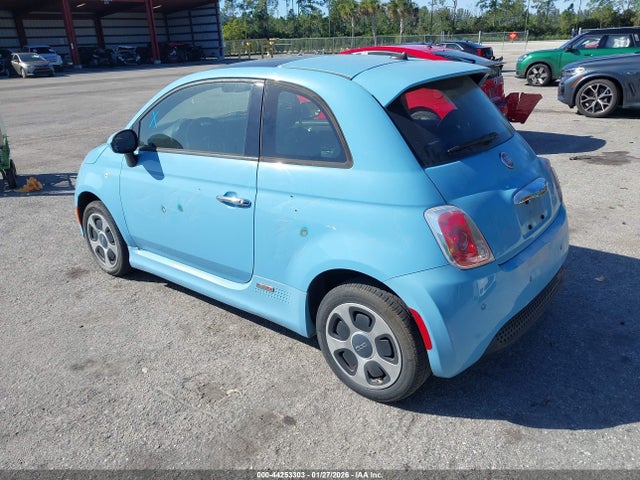 2015 FIAT 500E 3C3CFFGE5FT555459 Photo 2