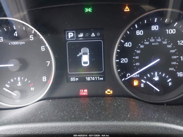 5NPD84LF9JH387668 Hyundai ELANTRA SEL