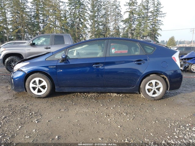 Toyota Prius Three 2014 JTDKN3DU4E1767408 Image 14