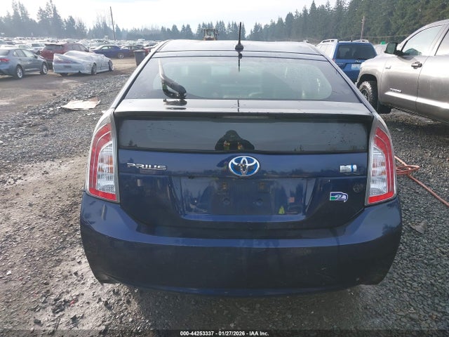 Toyota Prius Three 2014 JTDKN3DU4E1767408 Image 16
