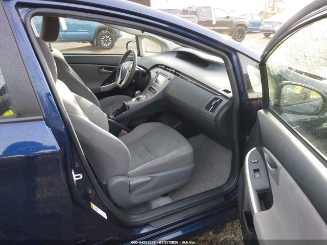 Toyota Prius Three 2014 JTDKN3DU4E1767408 Image 17