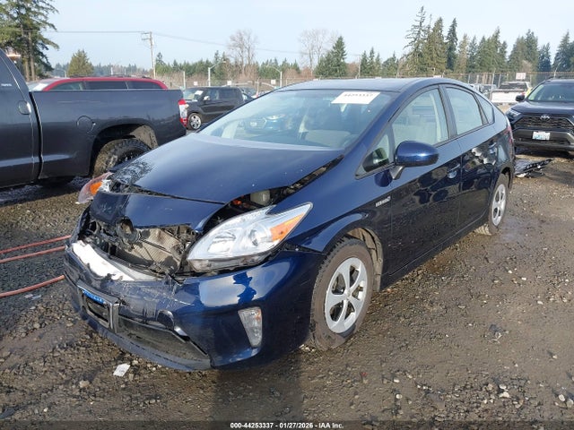 Toyota Prius Three 2014 JTDKN3DU4E1767408 Image 2