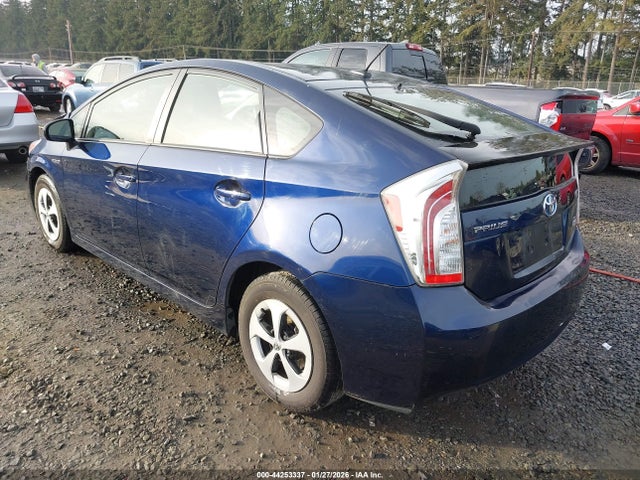 Toyota Prius Three 2014 JTDKN3DU4E1767408 Image 3