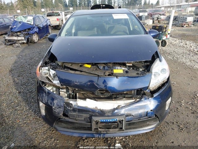 Toyota Prius Three 2014 JTDKN3DU4E1767408 Image 6