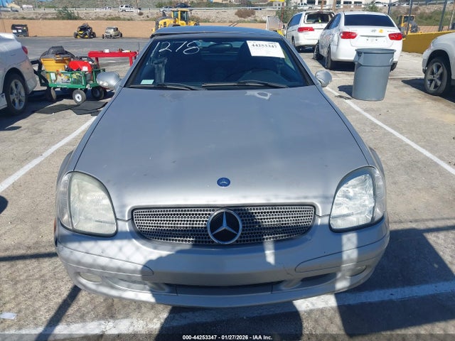 44253347 :رقم المزاد ، WDBKK65FX1F198084 vin ، 2001 Mercedes-benz Slk 320 مزاد بيع