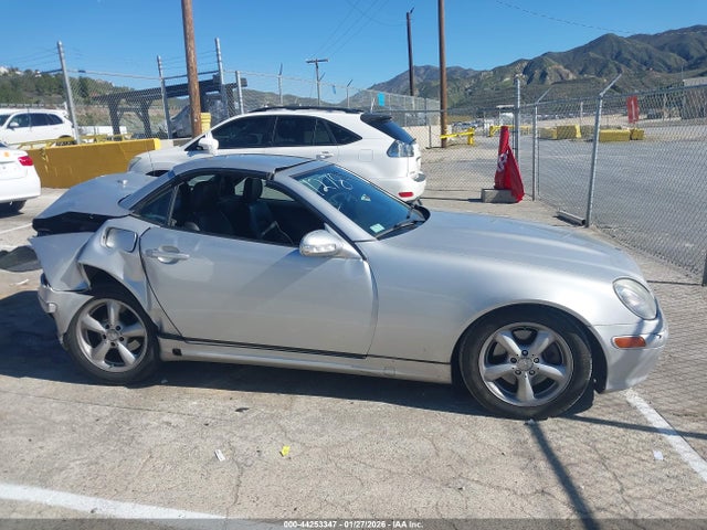 44253347 :رقم المزاد ، WDBKK65FX1F198084 vin ، 2001 Mercedes-benz Slk 320 مزاد بيع