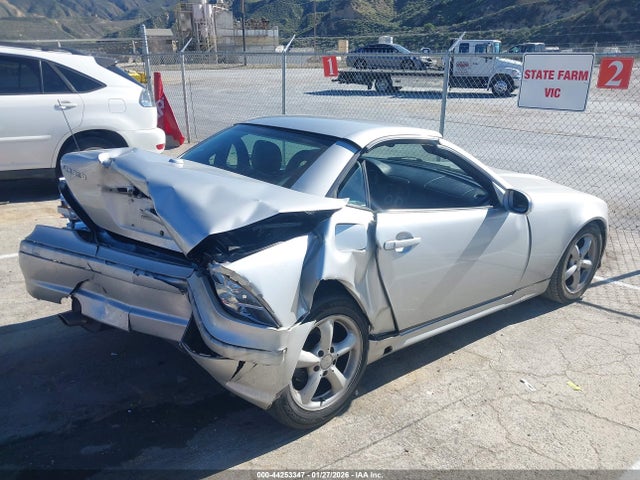 44253347 :رقم المزاد ، WDBKK65FX1F198084 vin ، 2001 Mercedes-benz Slk 320 مزاد بيع