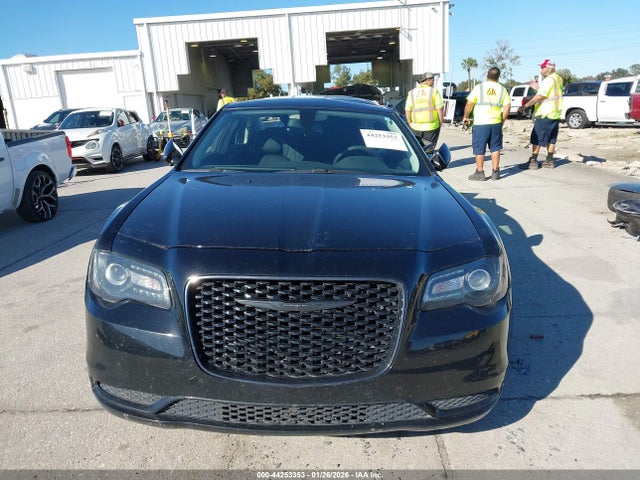 44253353 :رقم المزاد ، 2C3CCAAG2NH268349 vin ، 2022 Chrysler 300 Touring مزاد بيع