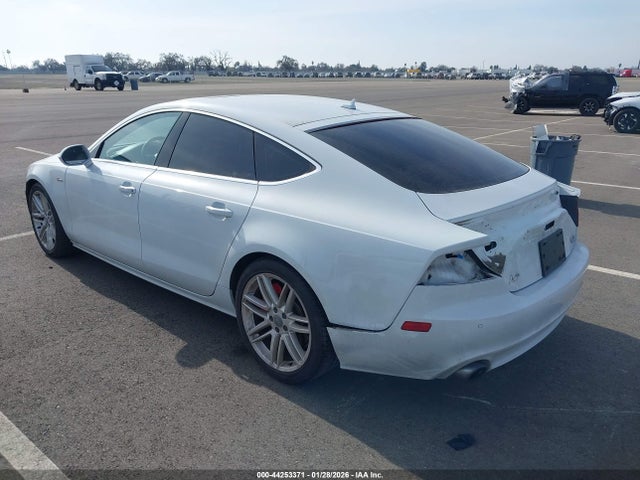 2015 AUDI A7 WAUWGAFC9FN022911 Photo 2