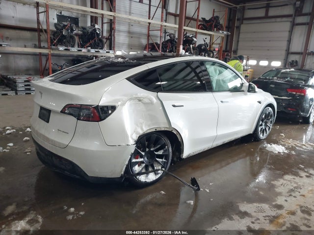 2021 TESLA MODEL Y 5YJYGDEE5MF242039 Photo 3