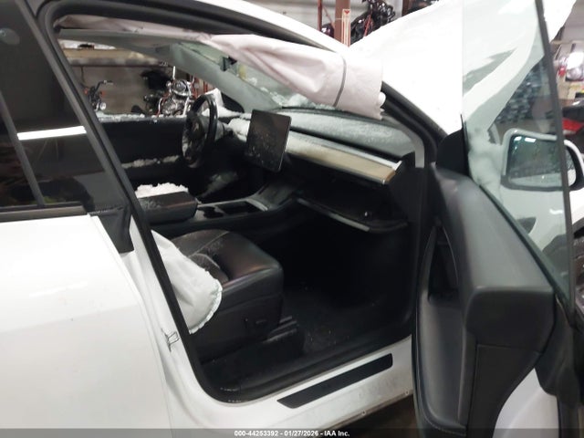 2021 TESLA MODEL Y 5YJYGDEE5MF242039 Photo 4
