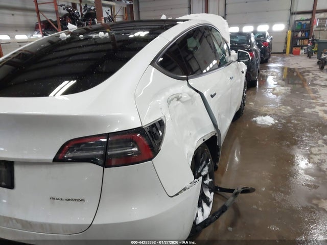 2021 TESLA MODEL Y 5YJYGDEE5MF242039 Photo 5