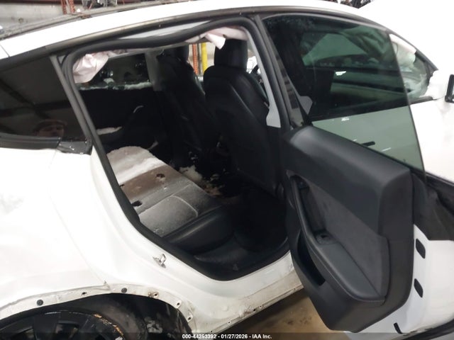 2021 TESLA MODEL Y 5YJYGDEE5MF242039 Photo 7