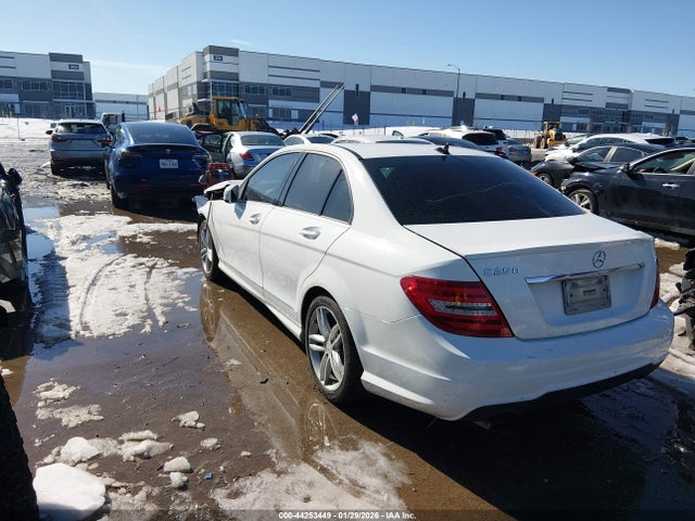 44253449 :رقم المزاد ، WDDGF4HB2DR256867 vin ، 2013 Mercedes-benz C 250 Sport مزاد بيع