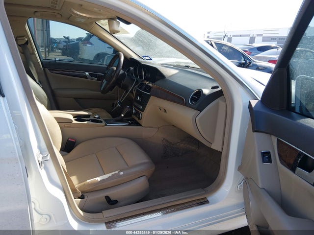 44253449 :رقم المزاد ، WDDGF4HB2DR256867 vin ، 2013 Mercedes-benz C 250 Sport مزاد بيع