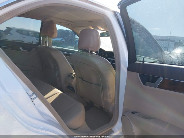 44253449 :رقم المزاد ، WDDGF4HB2DR256867 vin ، 2013 Mercedes-benz C 250 Sport مزاد بيع