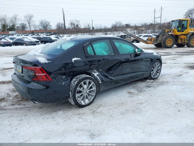 2021 VOLVO S60 7JRA22TK3MG080741 Photo 3