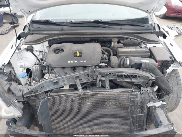 Hyundai ELANTRA SE 2017 5NPD74LFXHH137367 Image 10