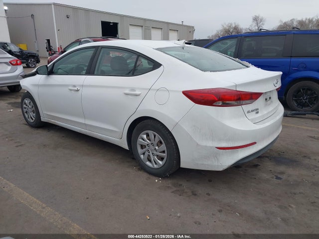 Hyundai ELANTRA SE 2017 5NPD74LFXHH137367 Image 3