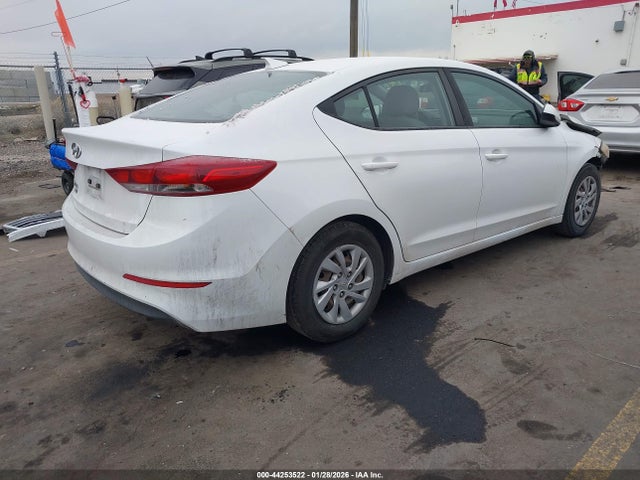 Hyundai ELANTRA SE 2017 5NPD74LFXHH137367 Image 4