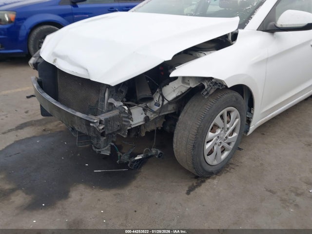 Hyundai ELANTRA SE 2017 5NPD74LFXHH137367 Image 6
