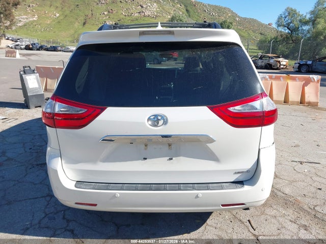 5TDYZ3DC7HS795233 Toyota Sienna Limited 7 Passenger
