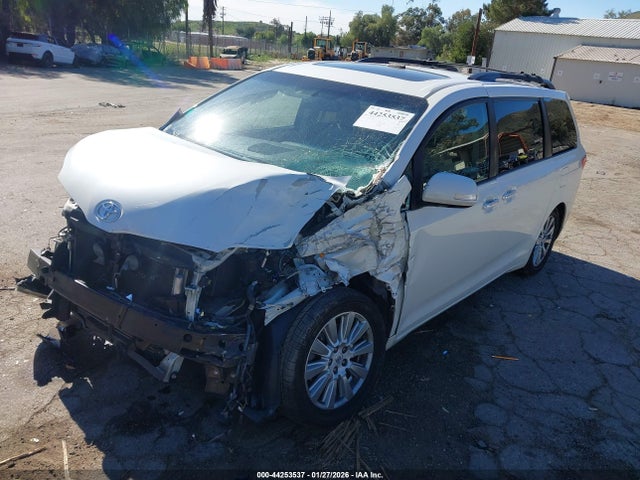 5TDYZ3DC7HS795233 Toyota Sienna Limited 7 Passenger
