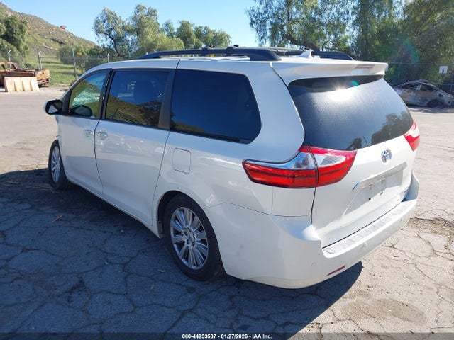 5TDYZ3DC7HS795233 Toyota Sienna Limited 7 Passenger