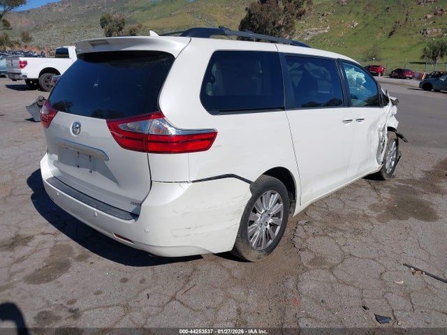5TDYZ3DC7HS795233 Toyota Sienna Limited 7 Passenger