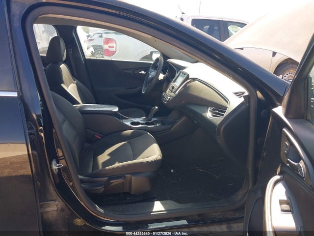 1G1ZD5ST5JF137829 Chevrolet MALIBU LT