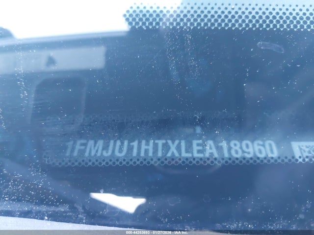 1FMJU1HTXLEA18960 Ford Expedition Xlt
