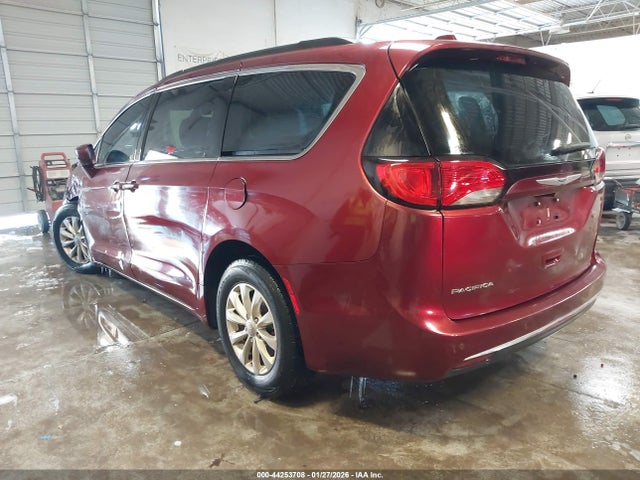2019 CHRYSLER PACIFICA 2C4RC1FG3KR589322 Photo 2