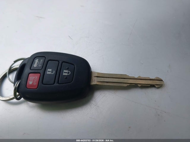 4T1BF1FK1HU268898 Toyota CAMRY SE