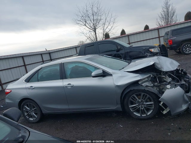 4T1BF1FK1HU268898 Toyota CAMRY SE