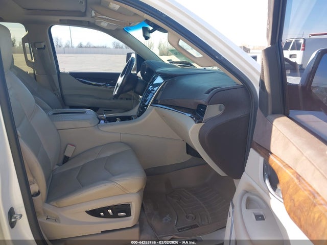 1GYS3BKJ2GR351431 Cadillac Escalade Luxury Collection