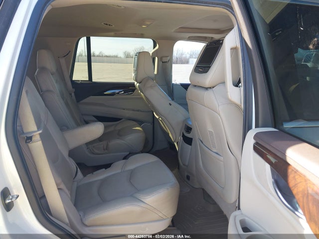 1GYS3BKJ2GR351431 Cadillac Escalade Luxury Collection