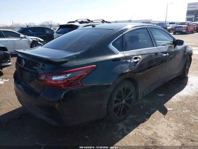 2018 NISSAN ALTIMA 1N4AL3AP3JC263761 Photo 3