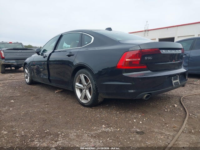 2018 VOLVO S90 LVY982AK5JP028535 Photo 2