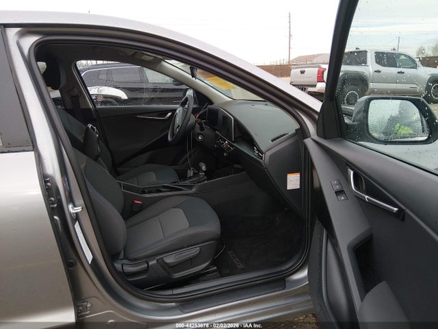 KNDCP3LE4S5310031 KIA NIRO LX