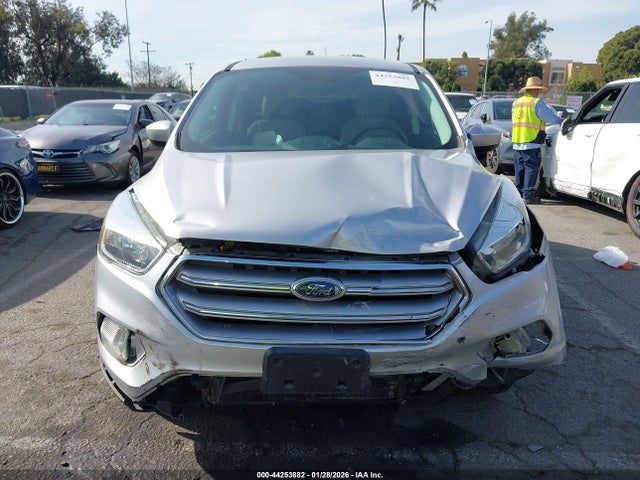 1FMCU0GD3HUA83966 Ford ESCAPE SE