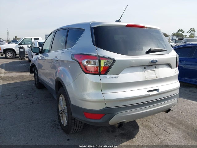 1FMCU0GD3HUA83966 Ford ESCAPE SE