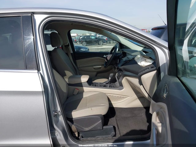 1FMCU0GD3HUA83966 Ford ESCAPE SE