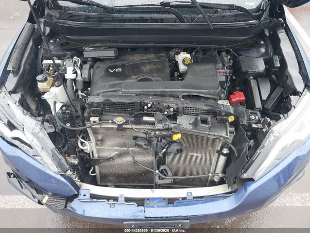 5N1DR2MM7JC631243 Nissan Pathfinder Sv