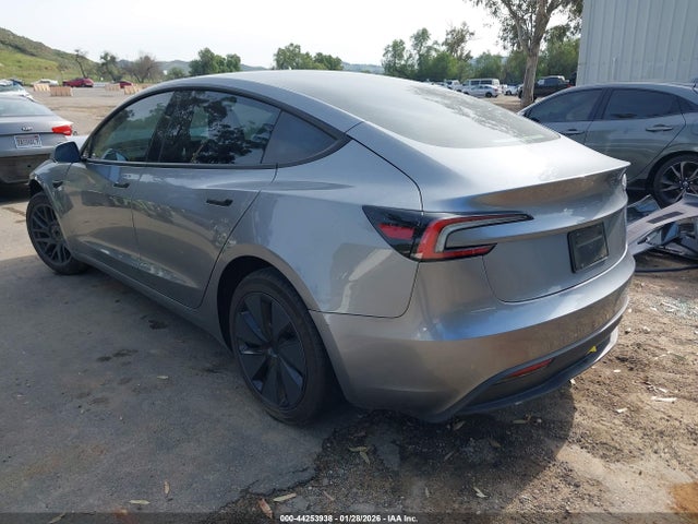 2025 TESLA MODEL 3 5YJ3E1EA8SF994990 Photo 2