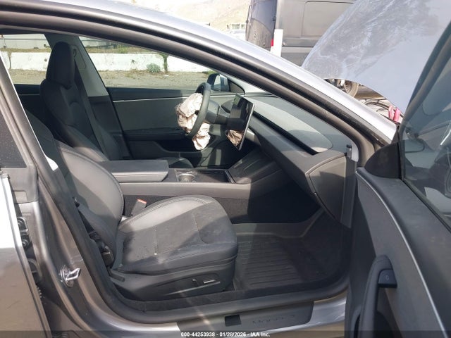 2025 TESLA MODEL 3 5YJ3E1EA8SF994990 Photo 4