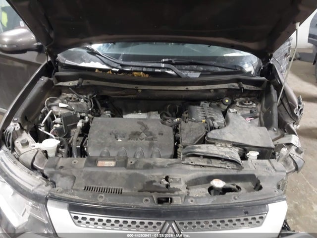 2020 MITSUBISHI OUTLANDER JA4AZ3A32LZ021429 Photo 9