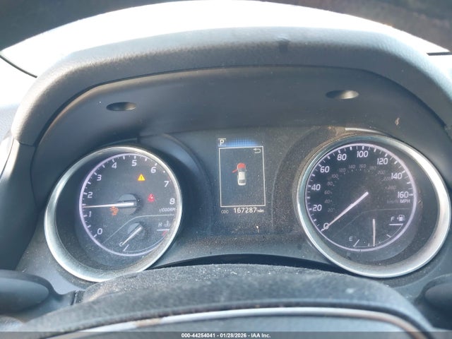 44254041 :رقم المزاد ، 4T1B11HK1KU714308 vin ، 2019 Toyota Camry Le مزاد بيع